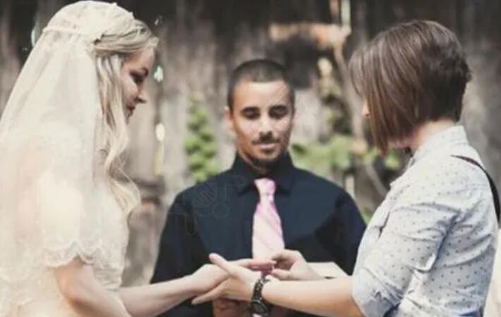 美國試管嬰兒多少錢主要受技術和年齡限制