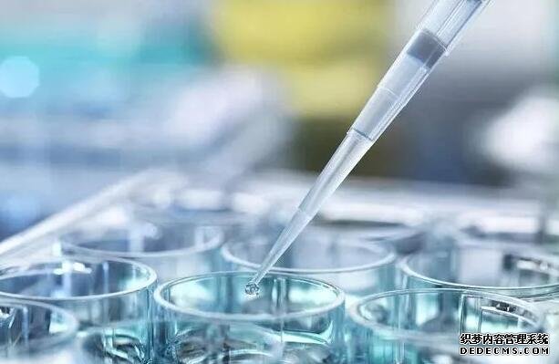 乳腺炎的癥狀及治療方法,產后乳腺炎是什么原因引起的