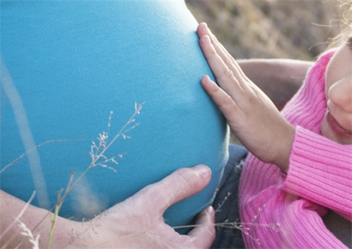 高齡卵泡少做三代試管嬰兒怎么樣？如何提高三代試管嬰兒成功率