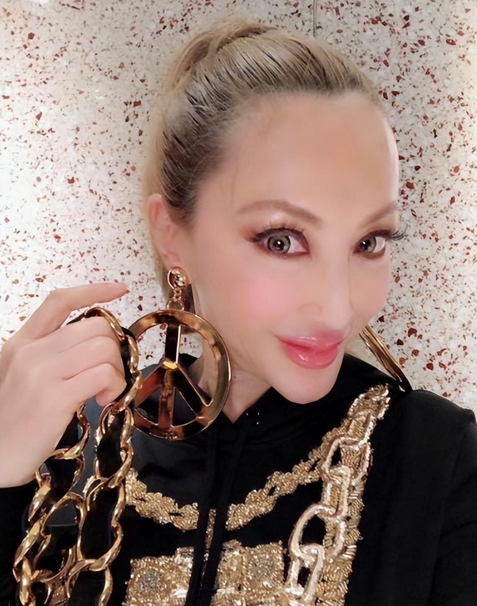 新生兒睡太久會餓嗎？寶寶睡眠不足需喚醒喂奶嗎？