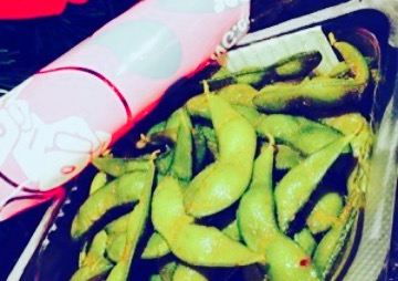 綠色便便可能是由三個因引起的:寶寶排便綠色的