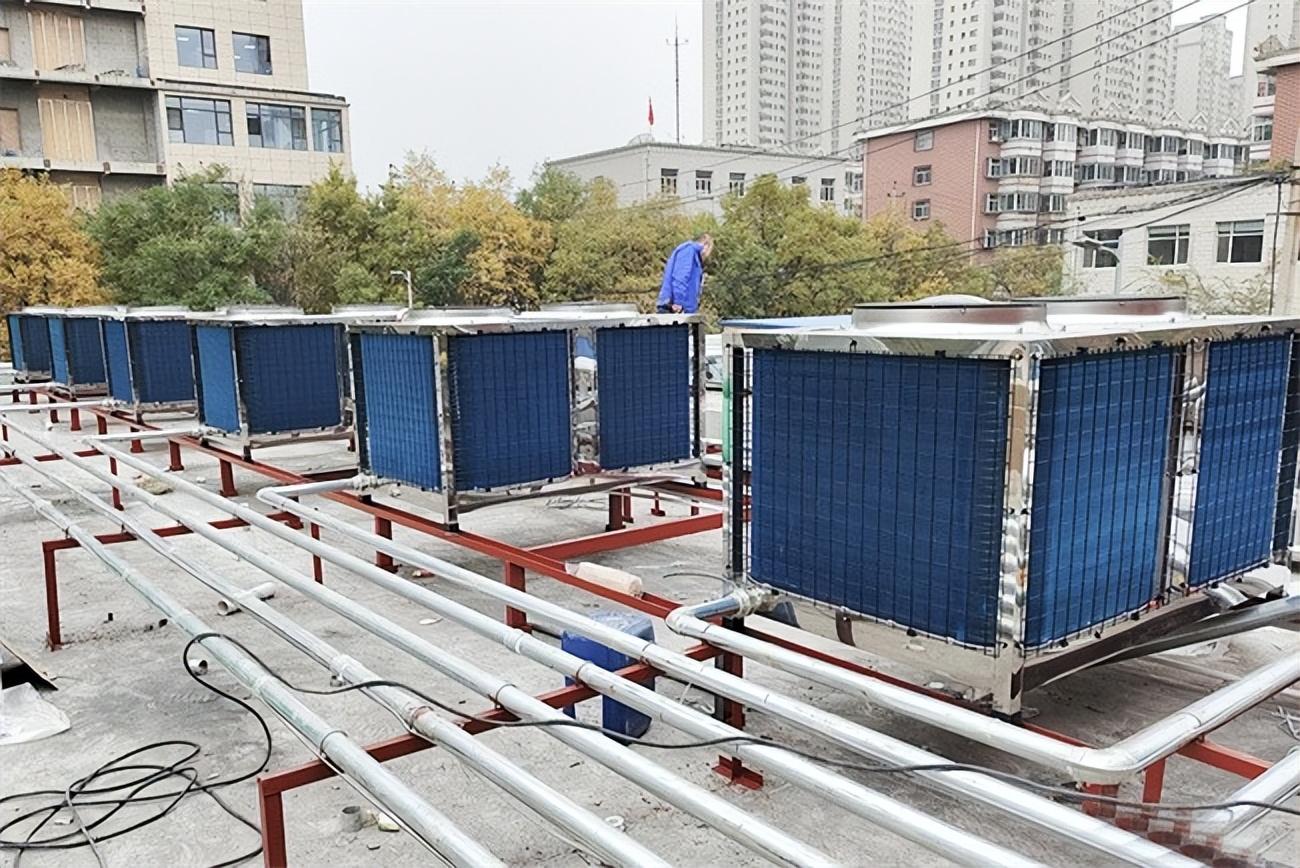 寶寶輔食出現(xiàn)便秘，應(yīng)該怎么善？