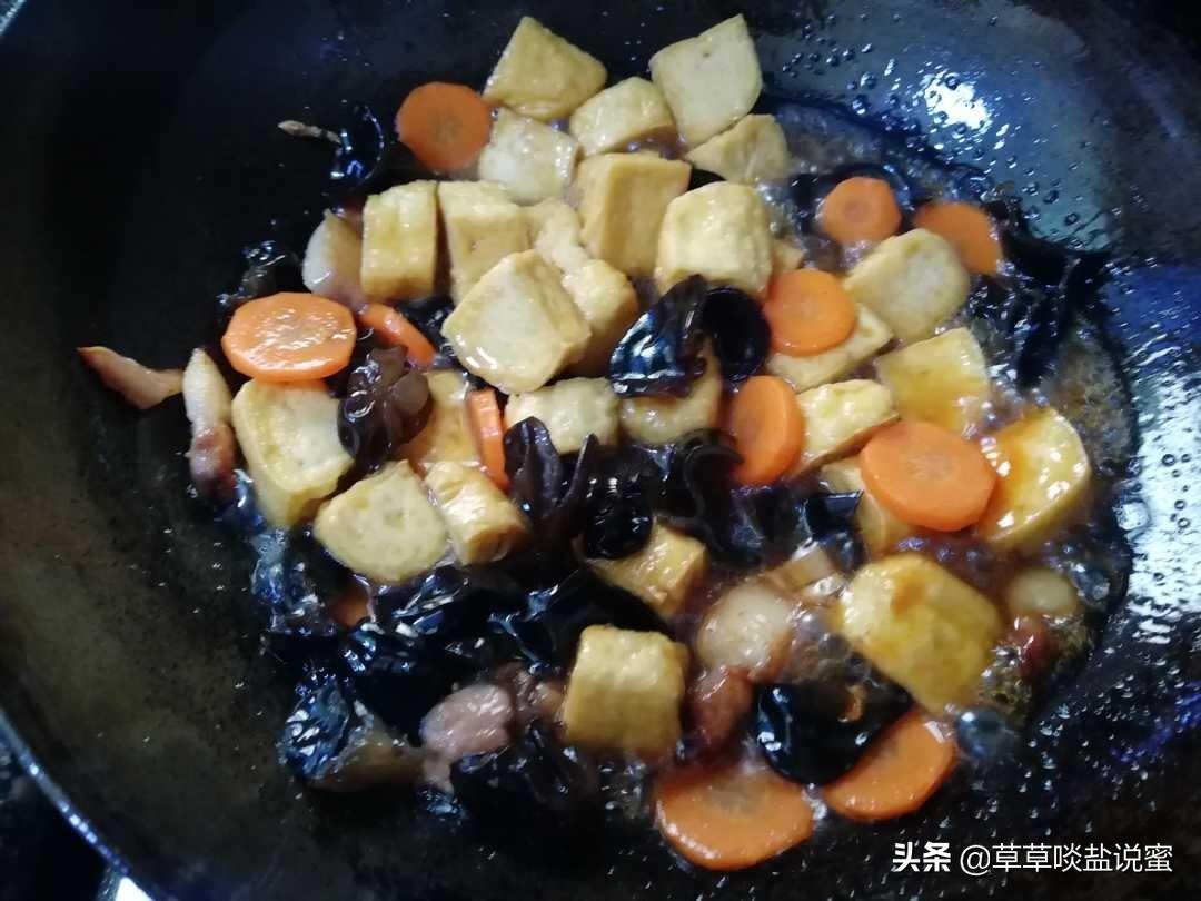 全面評測戴森V8Fluffy無線吸塵器：強大功能與易用性一覽無余，適合各年齡段的使用者