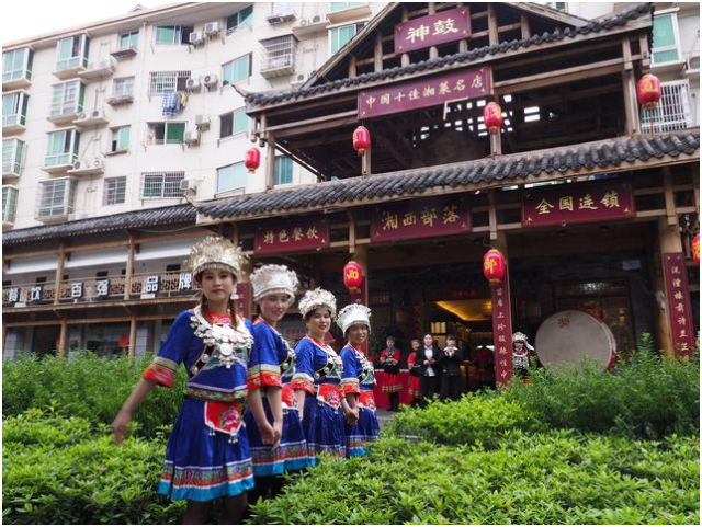 傳統(tǒng)教育面臨挑戰(zhàn):傳承與創(chuàng)新的困境