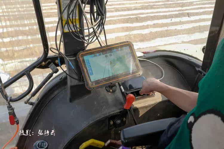 寶寶喝水姿勢(shì)錯(cuò)誤易嗆到?正確選擇奶嘴是關(guān)鍵