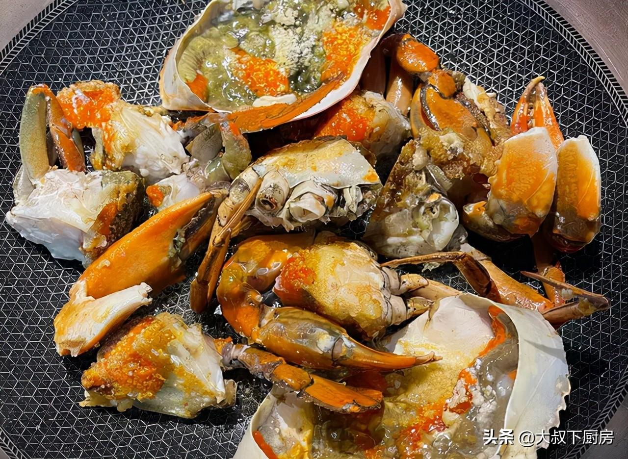 寶寶指甲出現(xiàn)白色橫線，這些可能是由多種因?qū)е碌模鉀Q它們需要對癥下藥。